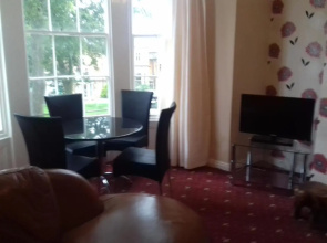 Crown Spa Apartment 13
