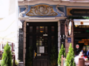 St.Roland Livu Square