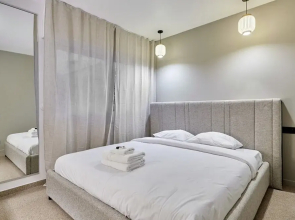 Superb Parisian Apartment / Pere Lachaise