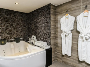 Riande Aeropuerto Hotel & Casino