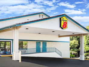 Super 8 Motel - Bremerton