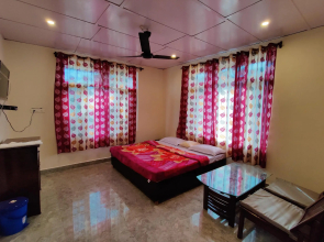 Hipostel Naddi (Mcleodganj-Dharamshala)