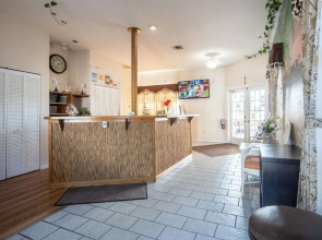 Island Sun Inn & Suites - Venice, Florida Historic Downtown & Beach Getaway