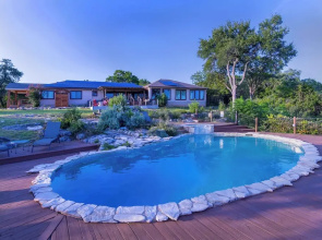 Valley View Retreat for 10