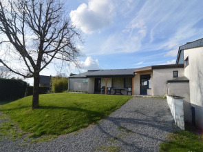 Sunny Cottage With Pool