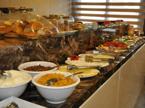 Golden Rain Hotel Old City