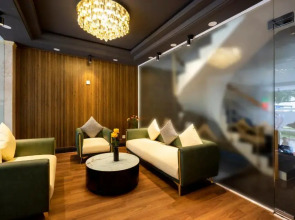 La Airport Tan Binh Hotel