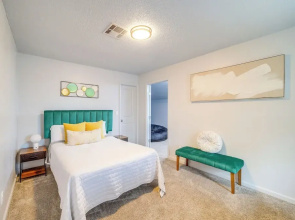Pet-friendly Retreat w/ Yard, 12 Mi to Dtwn Tulsa