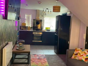 Vibrant & Modern studio apartment in Birmingham