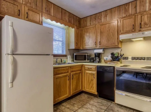 Pinecrest Townhomes-3UNITS-6Bed7 5Bath-Indoor Pool
