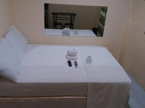 Lei Kendee Traveler's Inn
