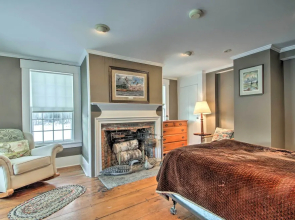 Historic Bradford Home - 8 Mi to Mount Sunapee!