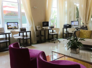 Hotel Breakwater South Beach