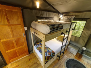 Naankuse Travellers Inn - Hostel