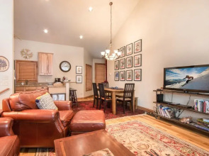 Four Pines Retreat