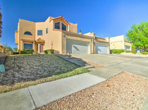 'casa Especial' Family Retreat w/ Pool Table!