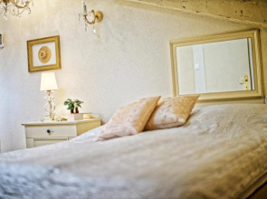 Duplex Apartment Camelia for 4 in charming Old town
