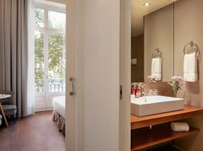 Duquesa Suites Landmark Hotel by Duquessa Hotel Collection