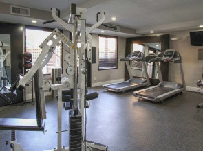 GreenTree Inn & Suites Phoenix Sky Harbor