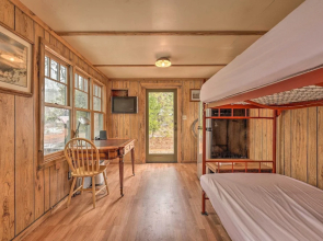 Creekside Cabin 8 Mi to Kings Canyon National Park