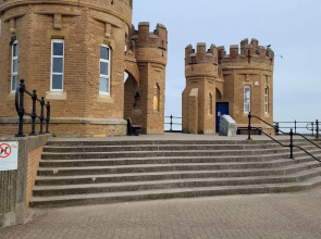 Remarkable 3-bed House in Hull