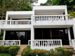 Fullmoon Beach Resort