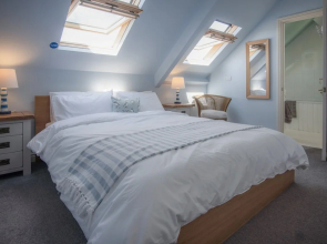 The Nest - 1 Bedroom Apartment - Tenby