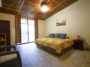 Bali Inspired Casa Cascada w Jungle Views Wi-fi Private Pool ac