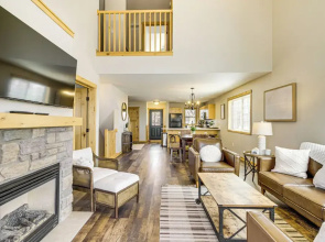 Nisswa Townhome w/ Boat Slip + Gull Lake Access!