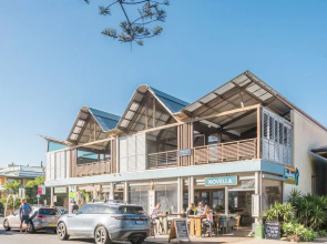 Your Luxury Escape - On The Bay