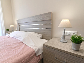 Sabbia Seafront Apartment 3 by TravelPro Servi...