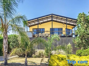 Zephyr Shores - Port Willunga - C21 SouthCoast Holidays