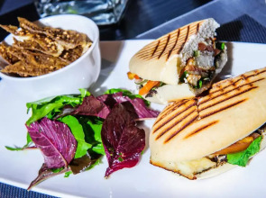 Somewhere Hotel Apartment