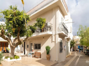 Malia s Essences in Malia