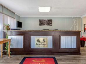 Econo Lodge Conway Central