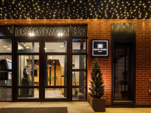 -- ESTE PARK HOTEL -- part of Urban Chic Luxury Design Hotels - open since October 2022 - Parking - Compliments - next to Shopping & Dining - Mall Plovdiv