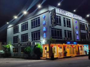 Tiong Hua Hotel