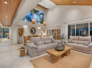 Modern Luxury 6 BR Tropical Retreat With Pool