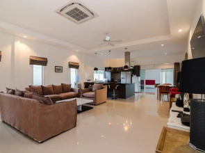 Private  4 Bedroom Pool Villa L28