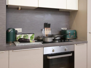 Deluxe 2 Bed 2 Bath Spacious City Centre Apartment