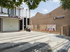 RedDoorz Hostel near Malang Train Station 3