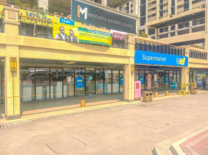 Comfort 1Br At Meikarta Apartment