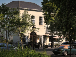 Woodford Dolmen Hotel