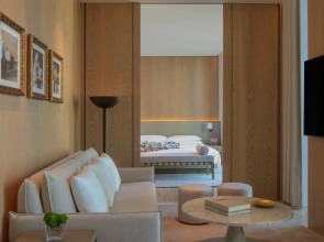 Отель The Dubai Edition