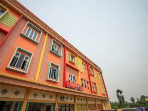 Sans Hotel Max To U Palembang