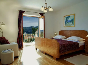 Villa in Sumartin Near the Beach & Ferry Port