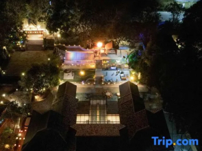 Yueting Hot Spring B&B