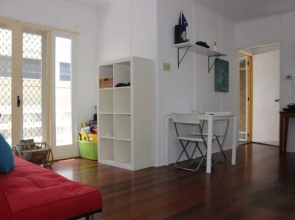 Eclectic 1 Bedroom Apartment in the Heart of Palm Beach
