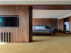 The Lynx Mountain Resort