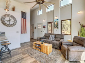 Chic Sedona Retreat: 2 Mi to Cathedral Rock Trail!
